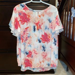 A Van Huesen Floral Short Sleeve Blouse